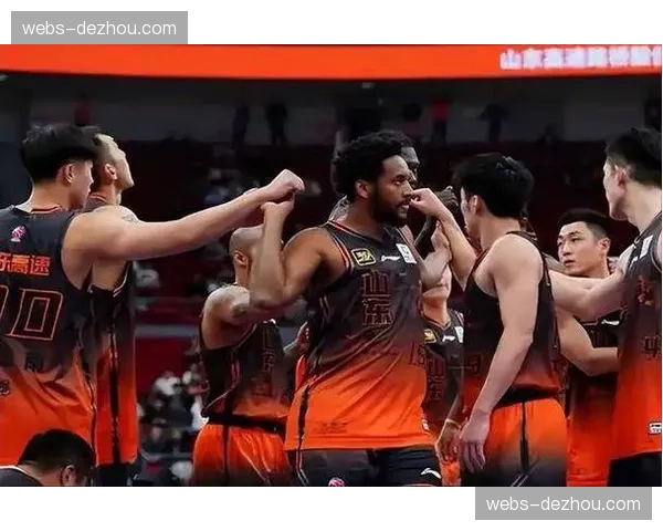 山东主场三分失准，辽宁末节防守强度锁定季后赛首胜